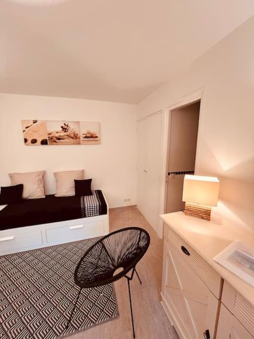 Studio Jardin Privatif 300M De La Plage Sainte-Maxime Exteriör bild