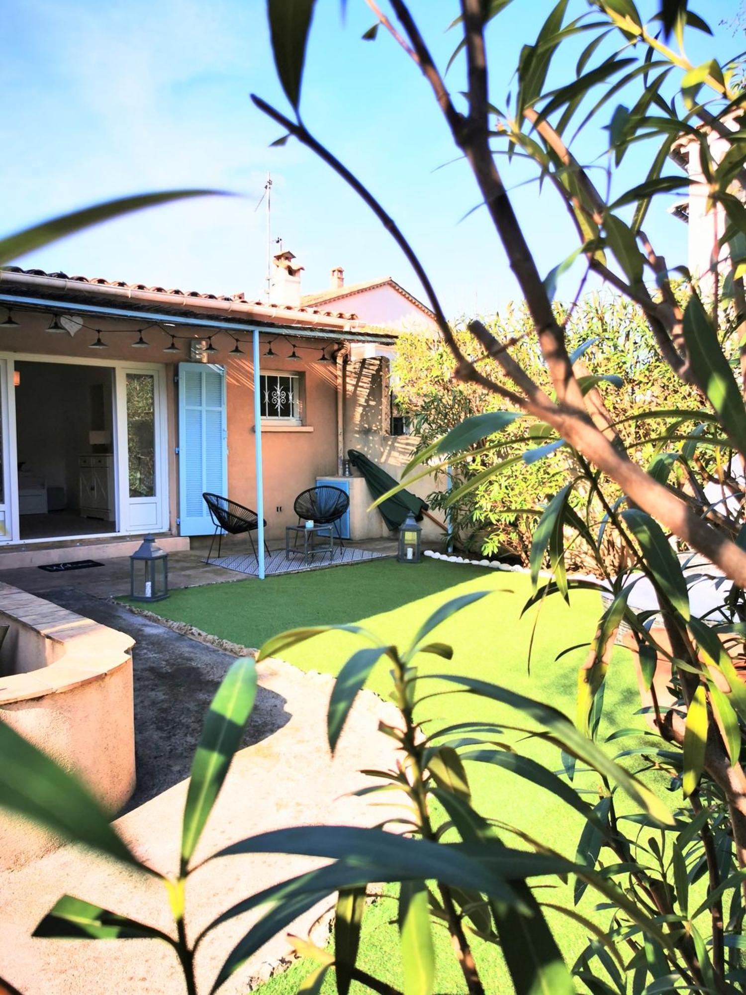 Studio Jardin Privatif 300M De La Plage Sainte-Maxime Exteriör bild