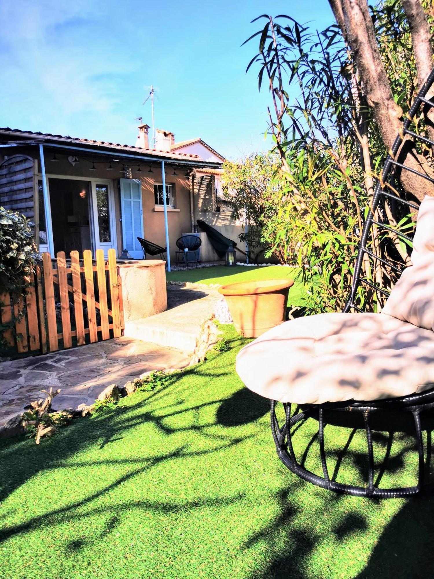 Studio Jardin Privatif 300M De La Plage Sainte-Maxime Exteriör bild